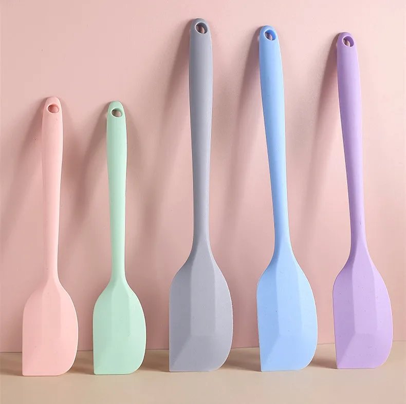 1Pcs Cream Cake Silicone Baking Spatula Scraper Non-stick Kitchen Butter Pastry Blenders Salad Mixer Batter Pies Cooking Tools