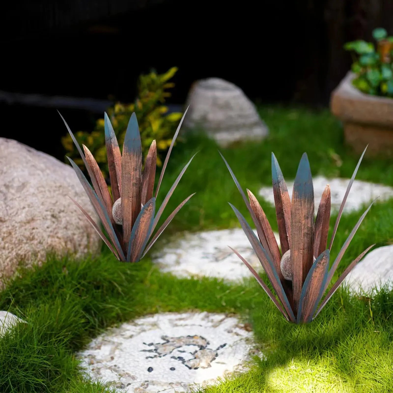2 PCS LED Metal Agave Sculpture Decoration, Vintage Country Hand-Painted Sculpture DIY , Home Garden Courtyard Lawn