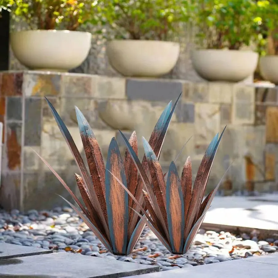 2 PCS Metal Agave Sculpture Decoration, Vintage Country Hand-Painted Sculpture DIY Metal Agave Plant, Home Garden Courtyard Lawn